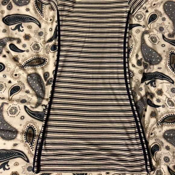 Dress with stripes - Picture 2 of 2